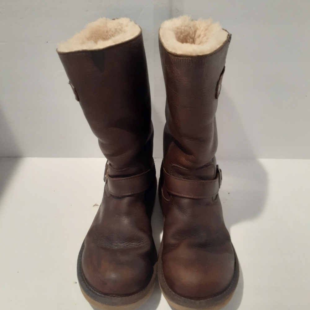 UGG Australia #3325 Kensington Chocolate Brown Leather Boots US 9